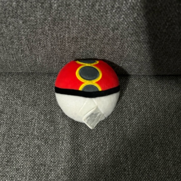 POKEMON BALL PLUSH - Picture 2 of 2